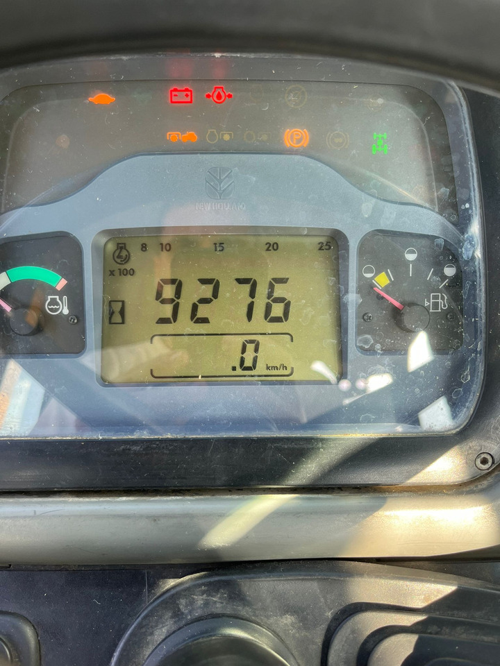 Trattore usato New Holland TNF90 - Trattore: foto 5 Trattore usato New Holland TNF90 - Trattore: foto 5