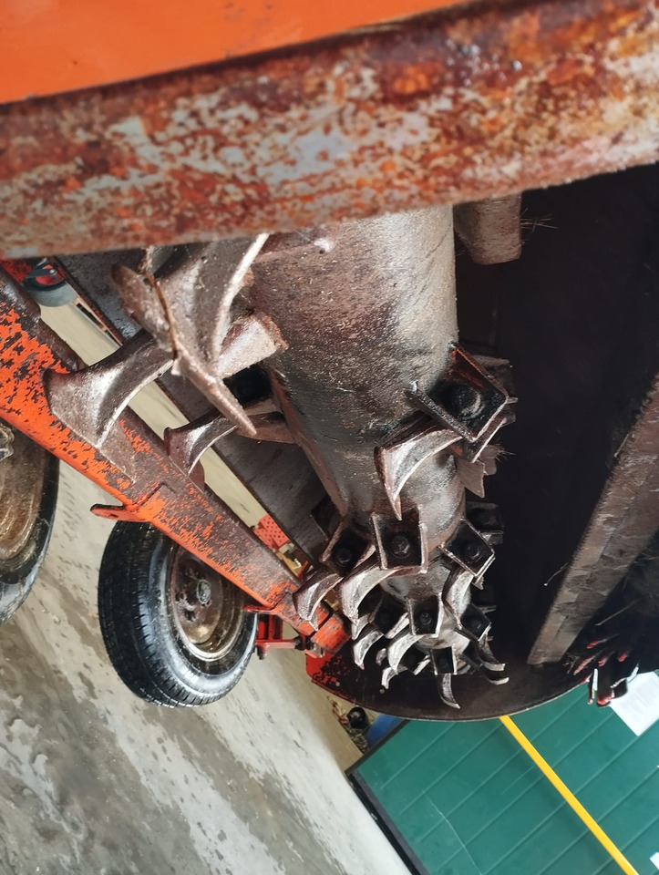 Trincia asse orrizontale usata Agrimaster RMU 280 - Trincia a martelli: foto 5 Trincia asse orrizontale usata Agrimaster RMU 280 - Trincia a martelli: foto 5