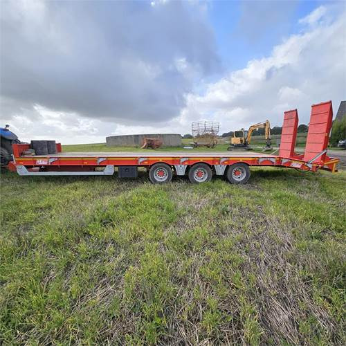 ABC 33000 T - Rimorchio pianale ribassato: foto 3 ABC 33000 T - Rimorchio pianale ribassato: foto 3
