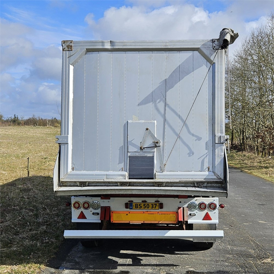 Danson Tiptrailer - Rimorchio per auto: foto 5 Danson Tiptrailer - Rimorchio per auto: foto 5