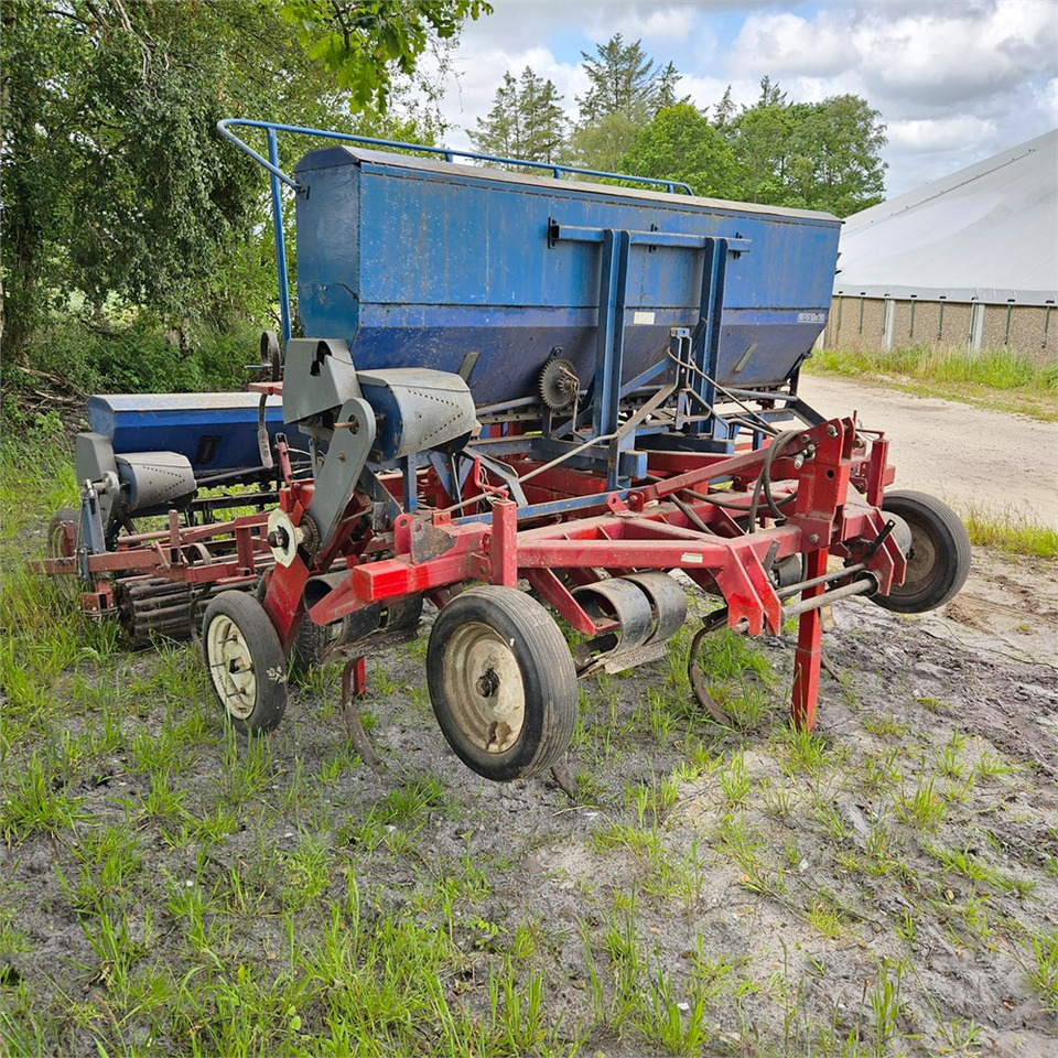 Fiona 4300 - Macchina per la semina: foto 5 Fiona 4300 - Macchina per la semina: foto 5