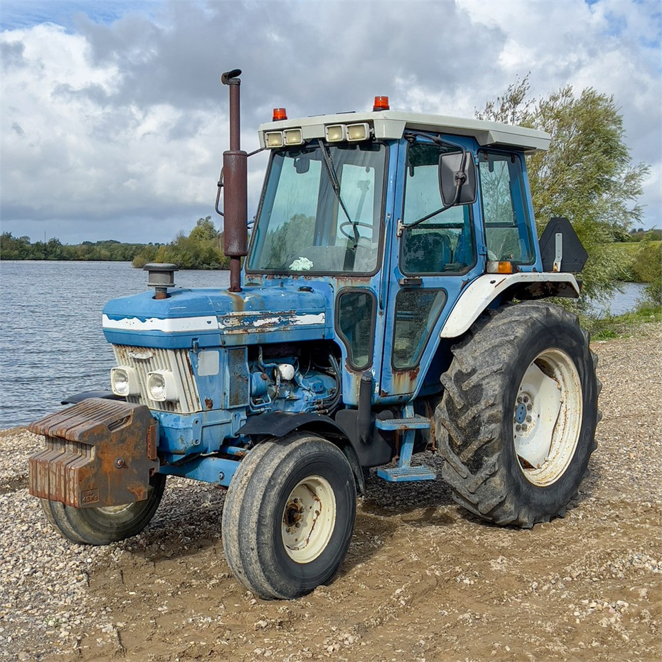 Ford 5610 - Trattore: foto 1 Ford 5610 - Trattore: foto 1