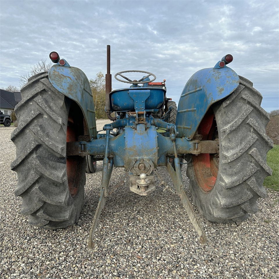 Ford Dexta T3 - Trattore: foto 5 Ford Dexta T3 - Trattore: foto 5