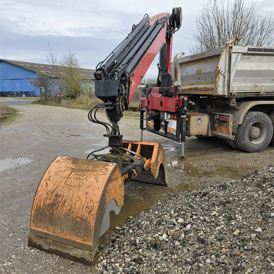 HMF 2120K-4 RC - Gru per autocarro: foto 2 HMF 2120K-4 RC - Gru per autocarro: foto 2