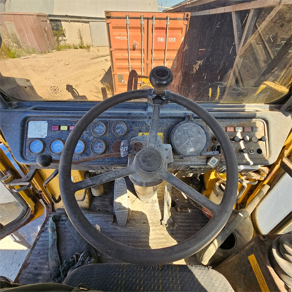 Pala gommata Hanomag 44D Turbo: foto 13