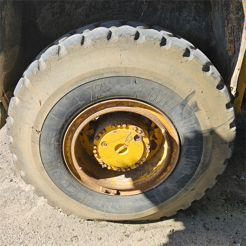 Pala gommata Hanomag 44D Turbo: foto 38