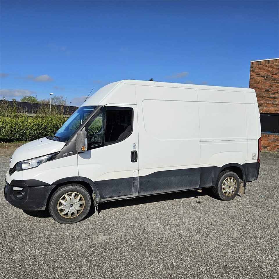 Iveco Daily 35s17 3,0D - Furgone chiuso: foto 2 Iveco Daily 35s17 3,0D - Furgone chiuso: foto 2