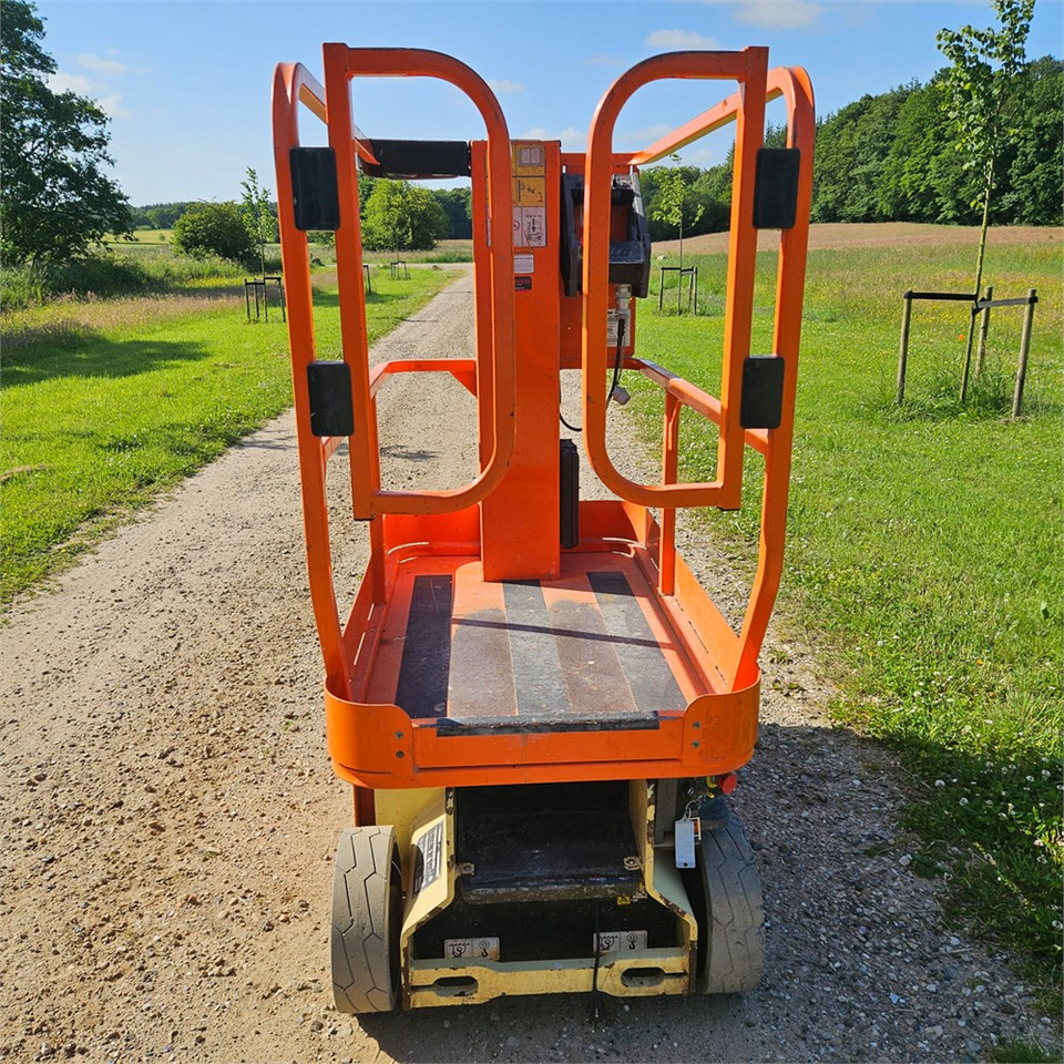 JLG 1230 ES - Elevatore verticale: foto 3 JLG 1230 ES - Elevatore verticale: foto 3