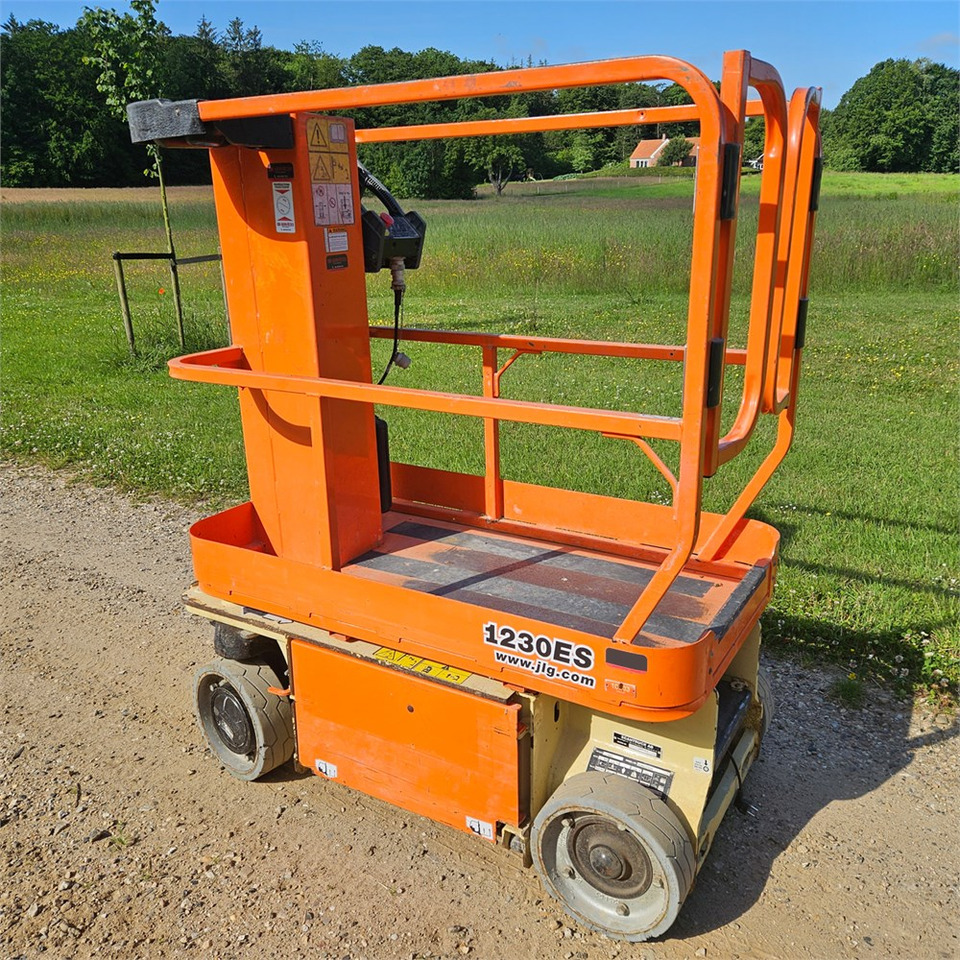 JLG 1230 ES - Elevatore verticale: foto 1 JLG 1230 ES - Elevatore verticale: foto 1