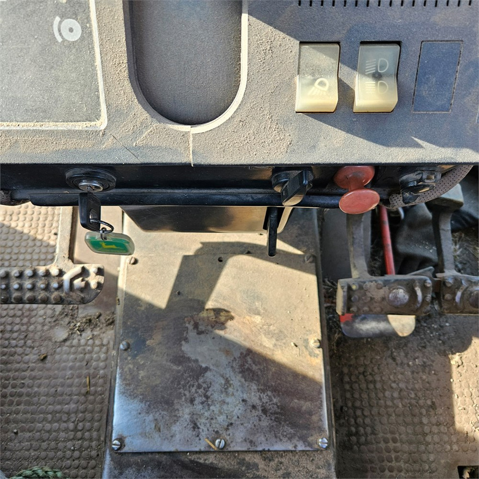 Trattore John Deere 2040: foto 10