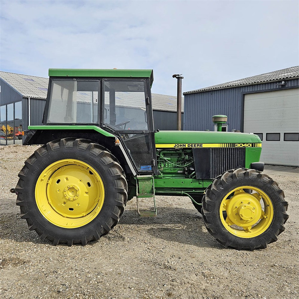 Trattore John Deere 3040: foto 8