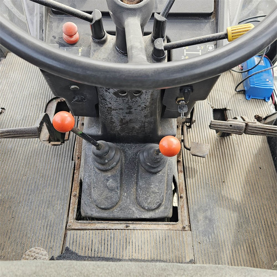 Trattore John Deere 3040: foto 20
