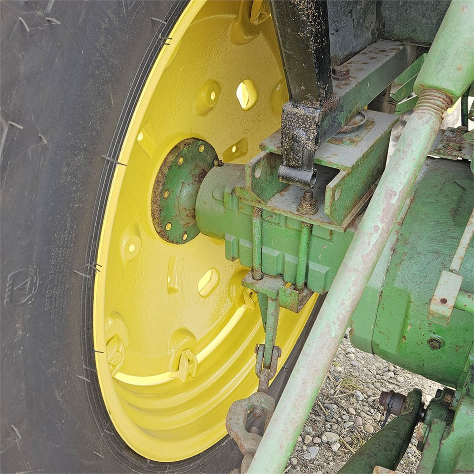 Trattore John Deere 3040: foto 28