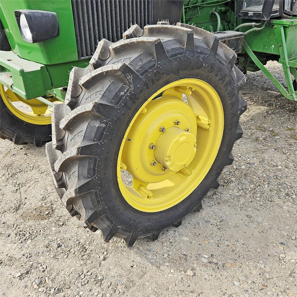 Trattore John Deere 3040: foto 37