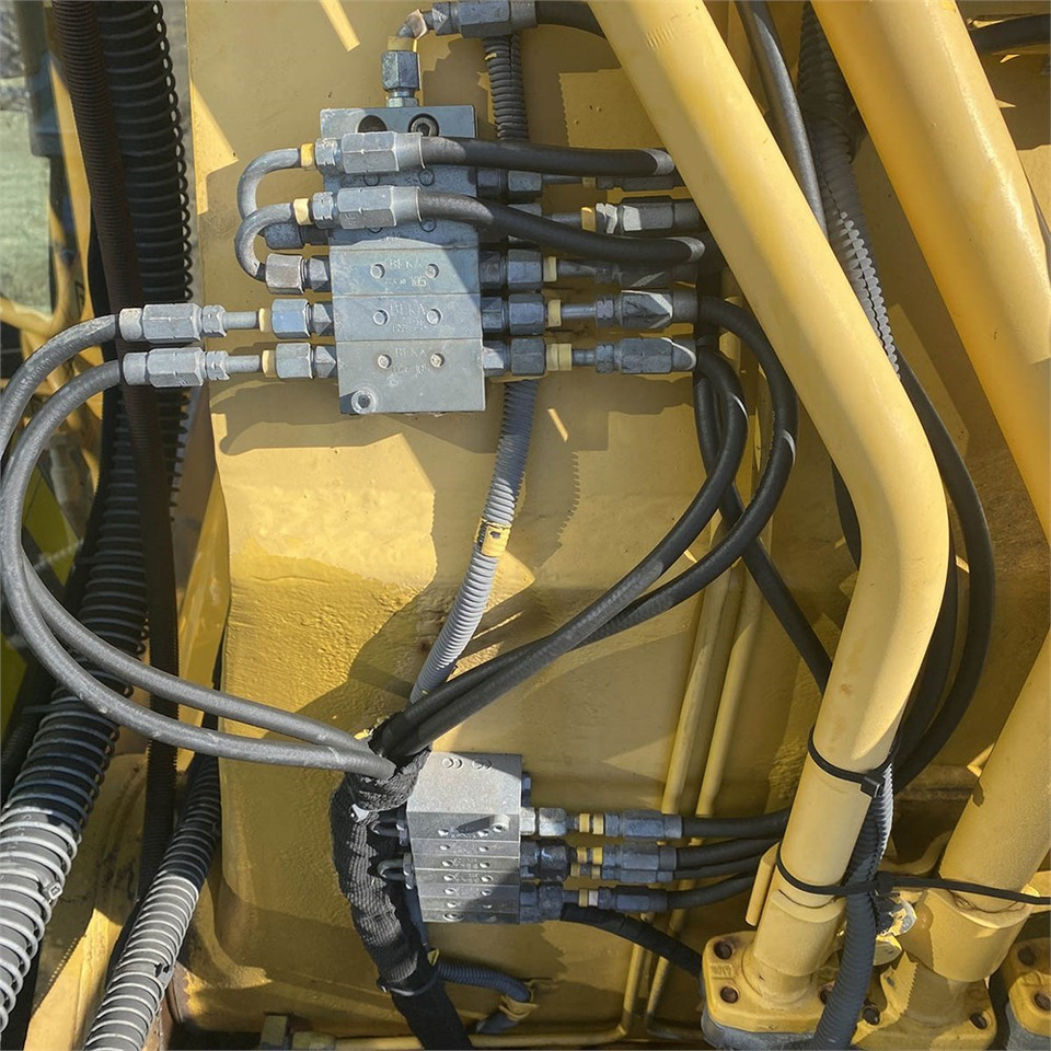 Escavatore cingolato Komatsu PC210 LC-8K: foto 12