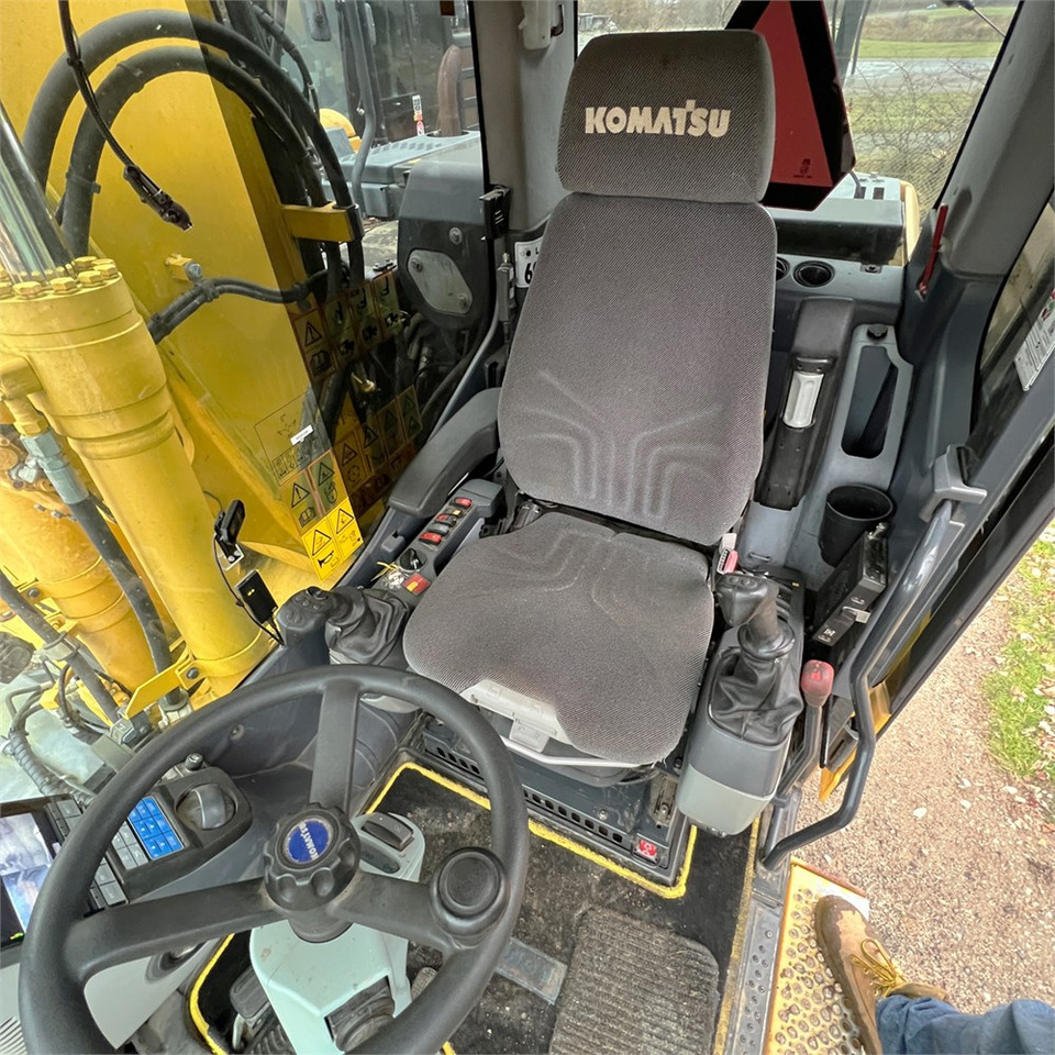 Escavatore gommato Komatsu PW148-10: foto 24