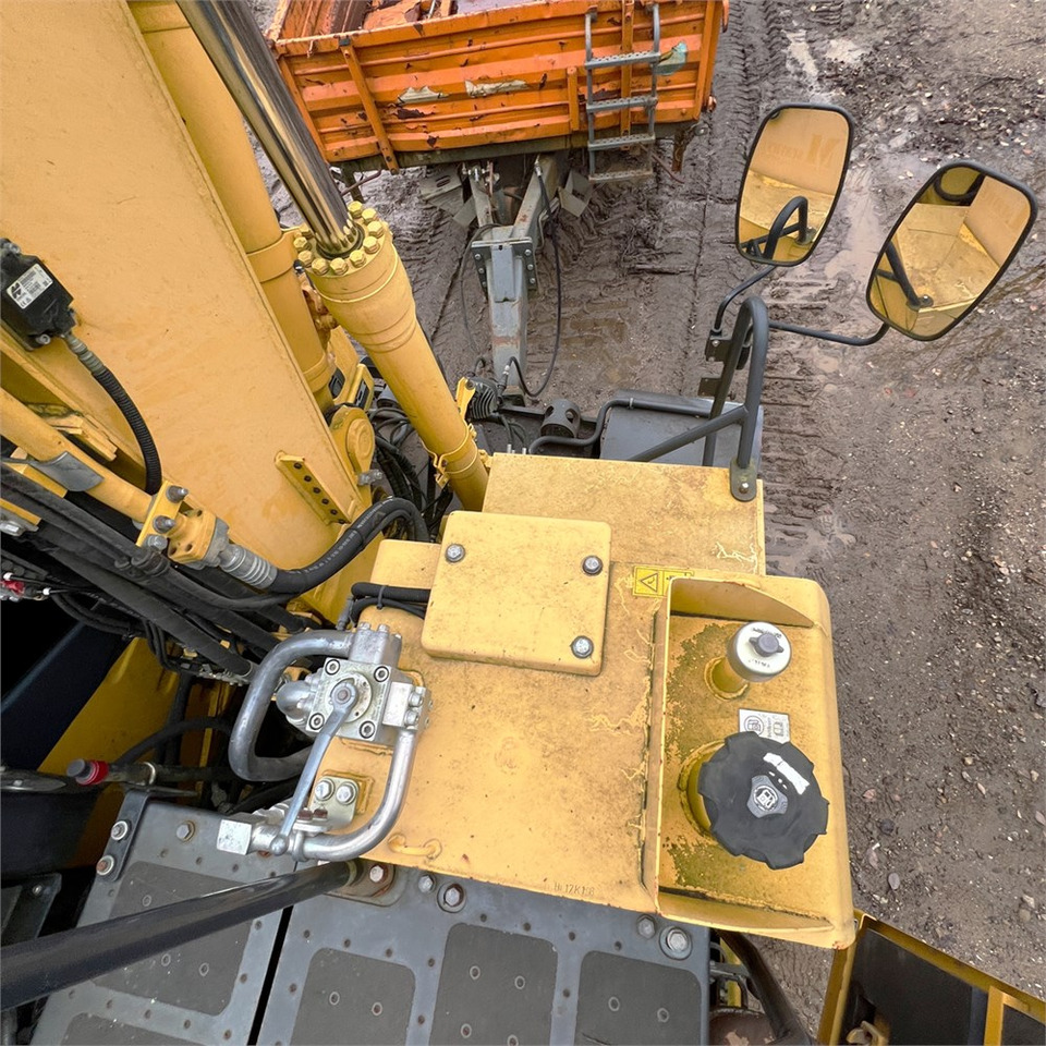 Escavatore gommato Komatsu PW148-10: foto 35