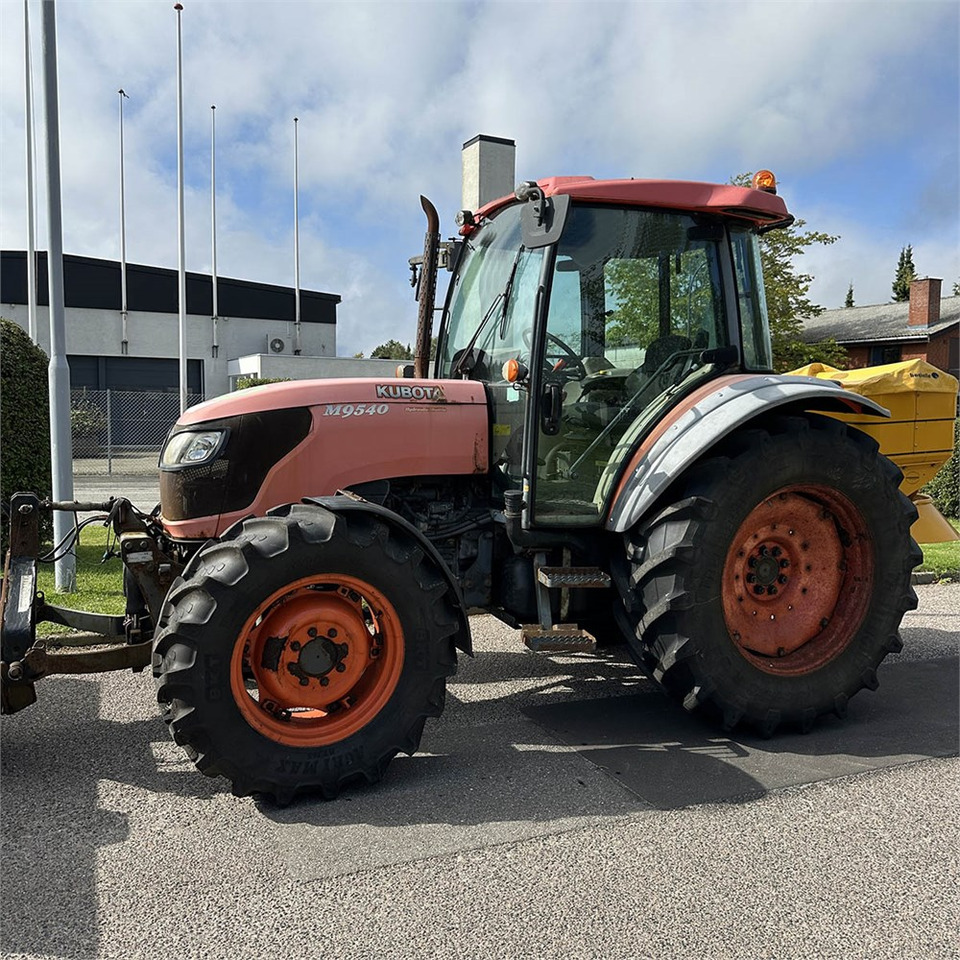 Kubota M 9540 2/4 WD - Trattore: foto 3 Kubota M 9540 2/4 WD - Trattore: foto 3