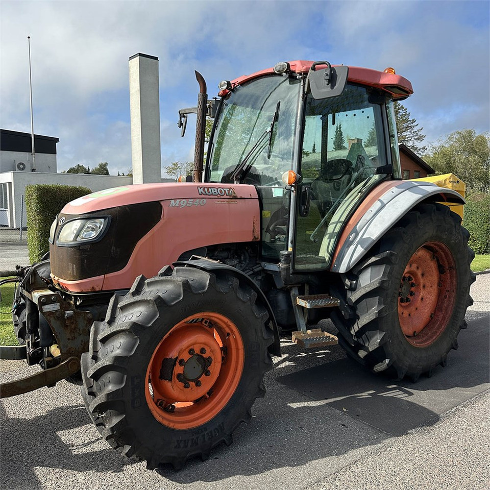 Kubota M 9540 2/4 WD - Trattore: foto 1 Kubota M 9540 2/4 WD - Trattore: foto 1