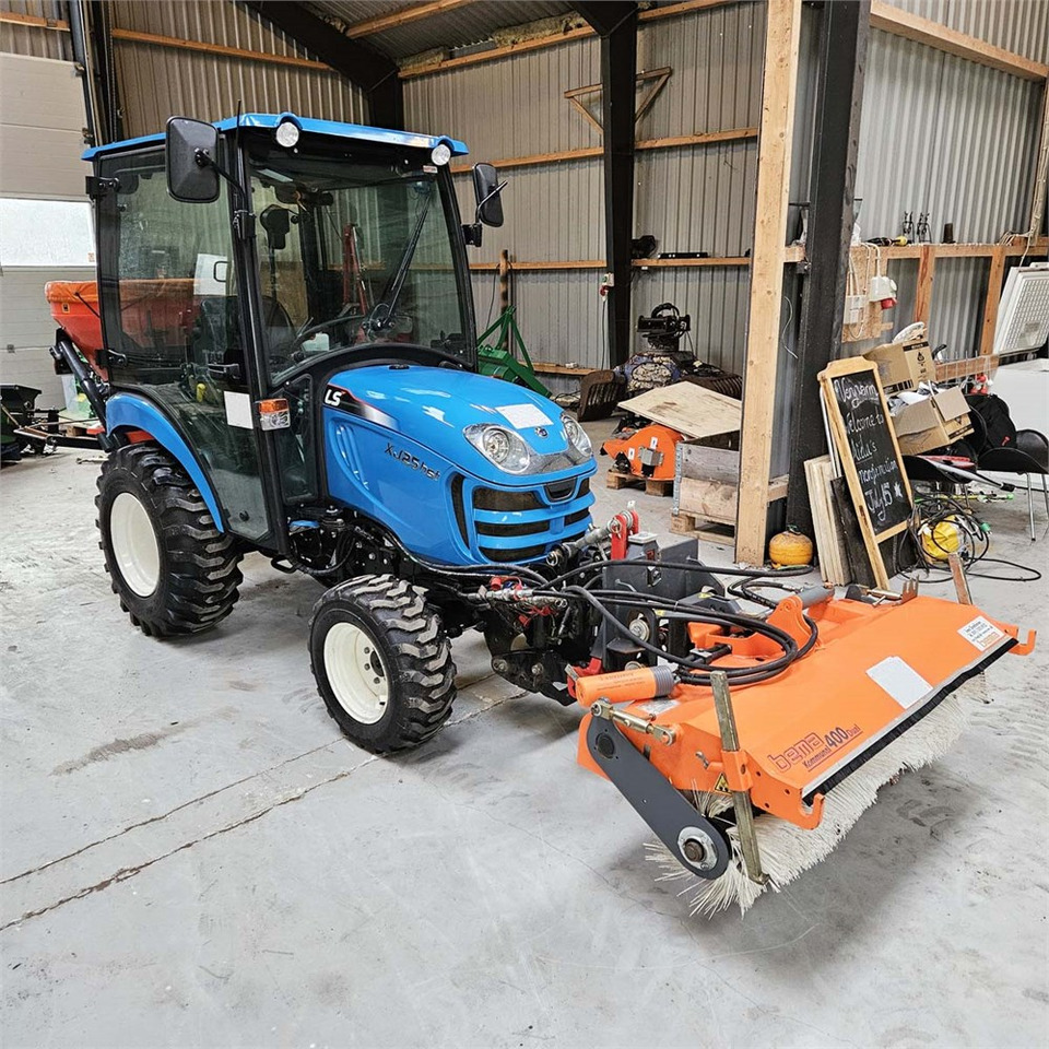 LS Mtron XJ25HST - Trattore comunale: foto 1 LS Mtron XJ25HST - Trattore comunale: foto 1