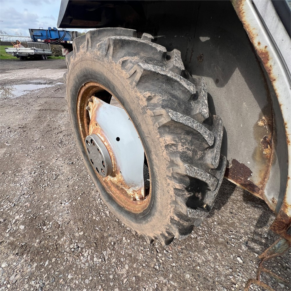 Trattore Massey Ferguson 355: foto 33 Trattore Massey Ferguson 355: foto 33