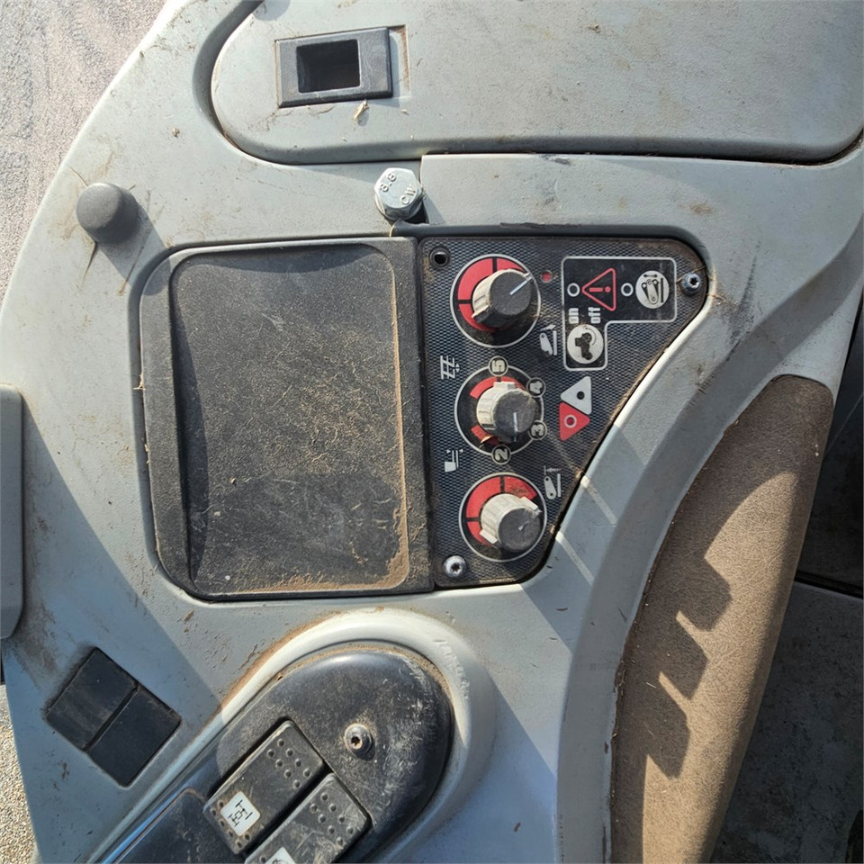 Trattore Massey Ferguson 6480 Dyna-6: foto 13