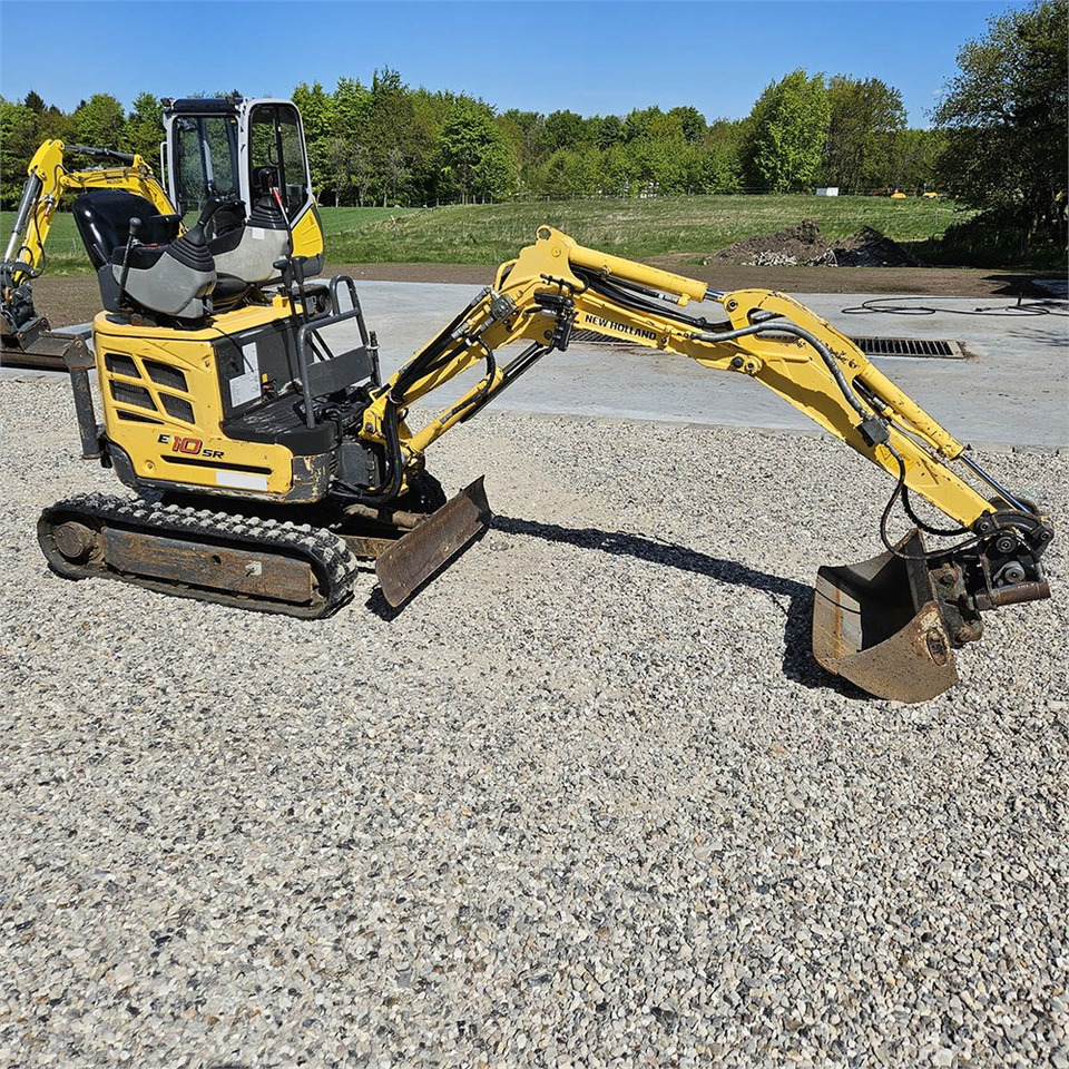 New Holland E10 SR - Miniescavatore: foto 2 New Holland E10 SR - Miniescavatore: foto 2