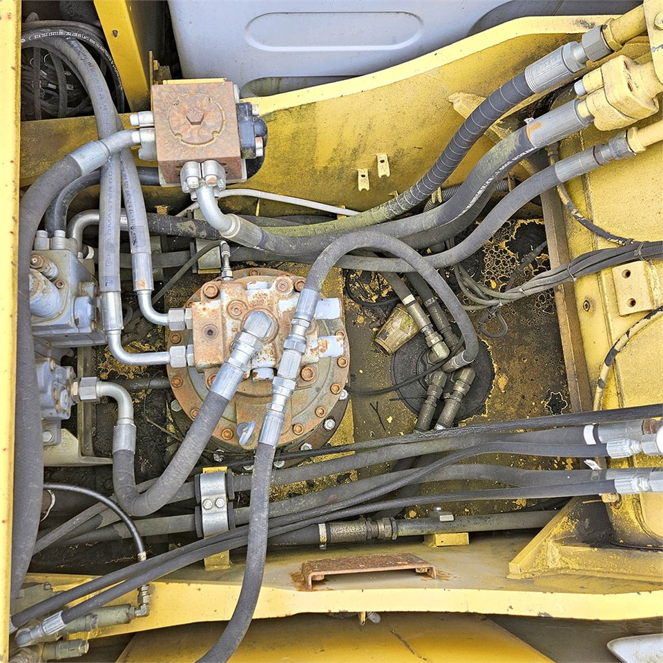 Escavatore cingolato New Holland E265: foto 17