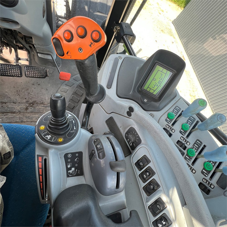 Trattore New Holland T6050: foto 21