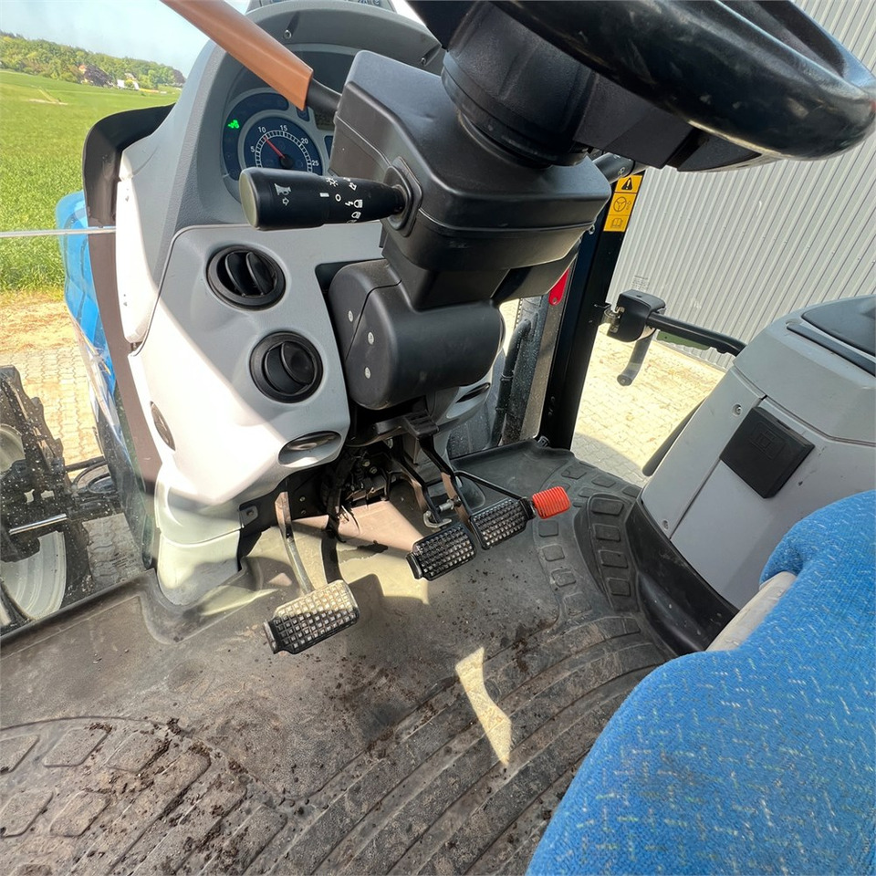 Trattore New Holland T6050: foto 28