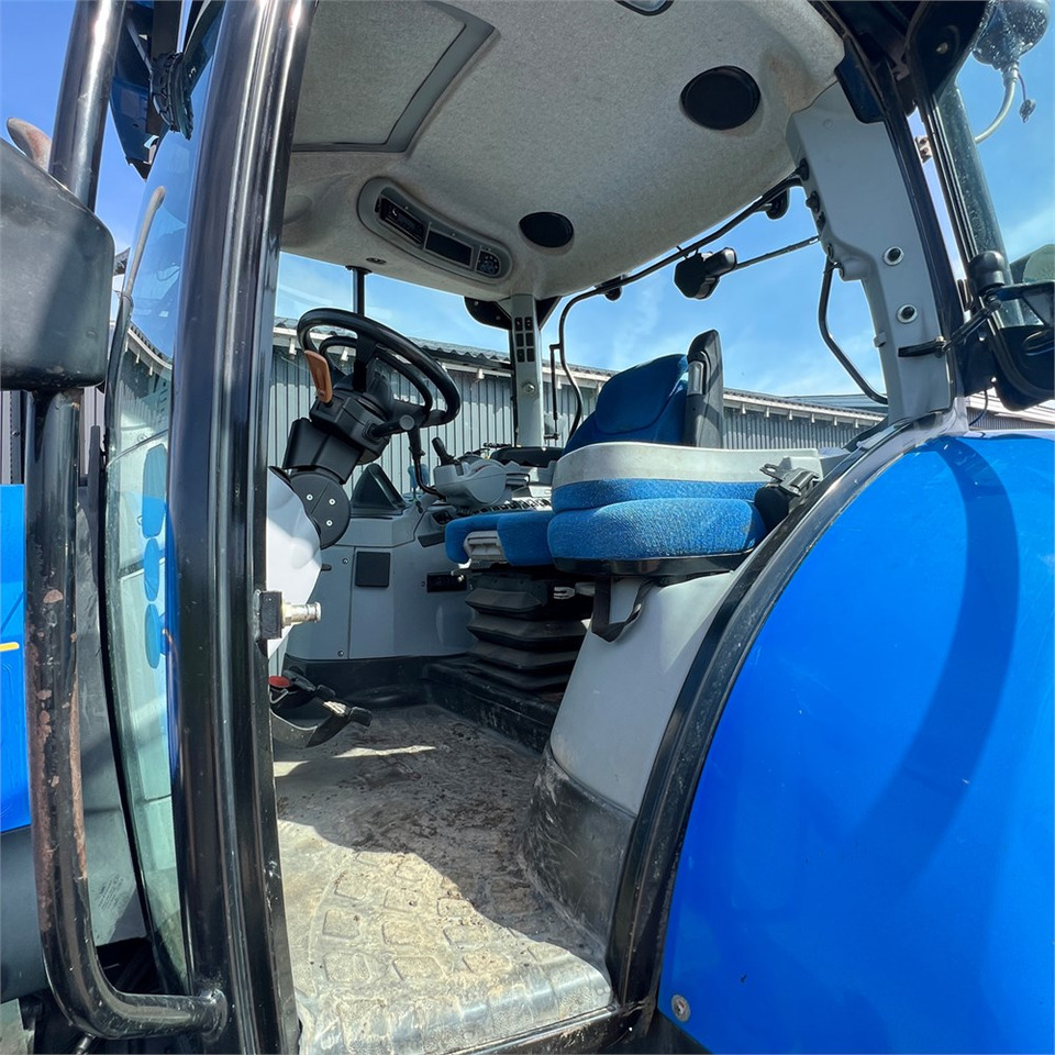 Trattore New Holland T6050: foto 16