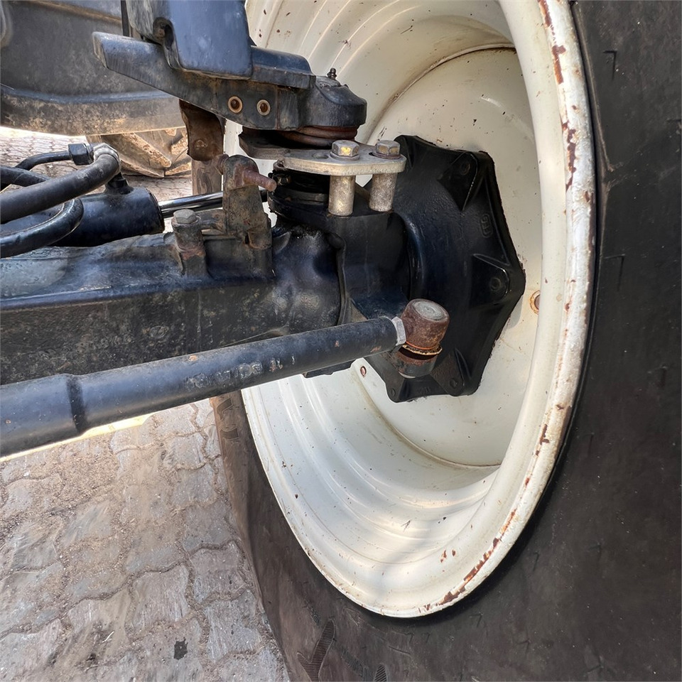 Trattore New Holland T6050: foto 43