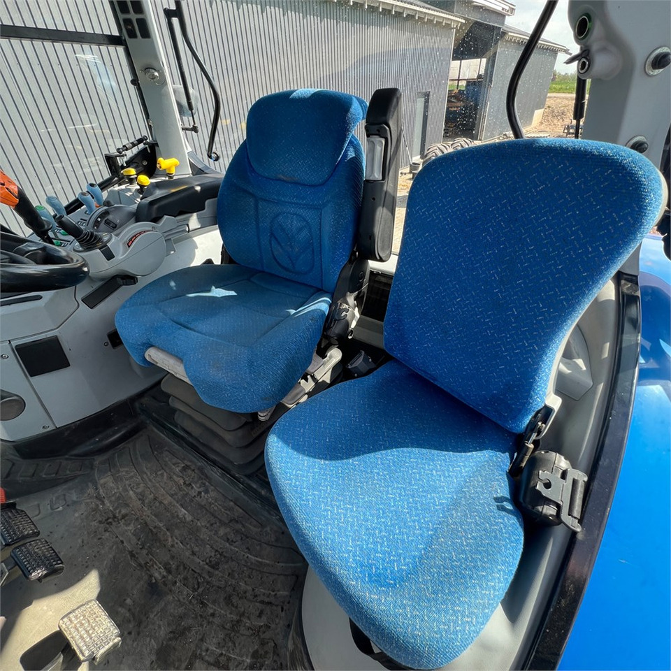 Trattore New Holland T6050: foto 20