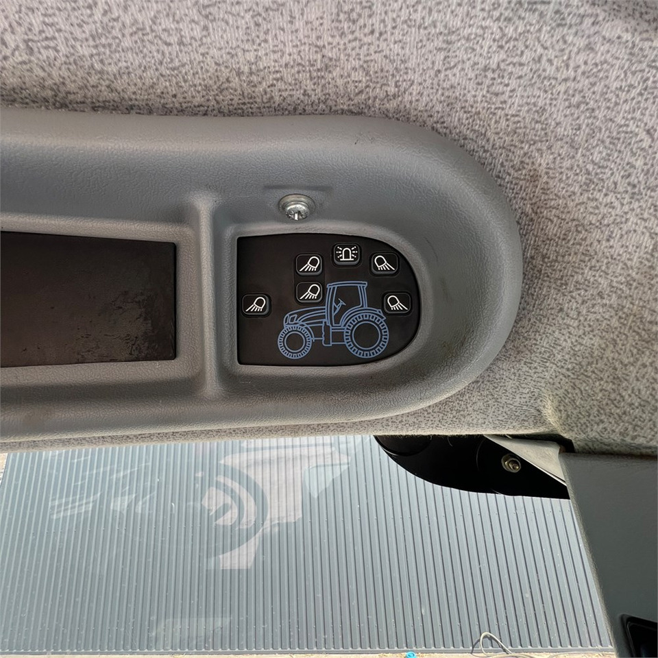 Trattore New Holland T6050: foto 29