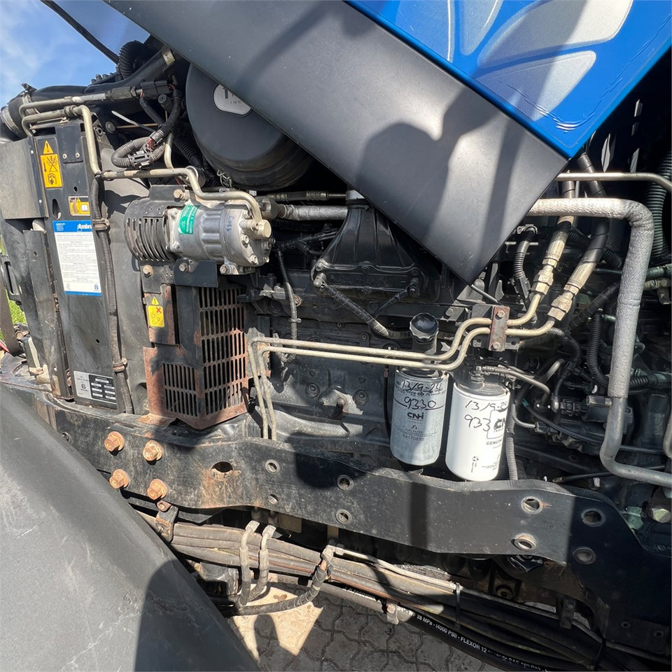 Trattore New Holland T6050: foto 40