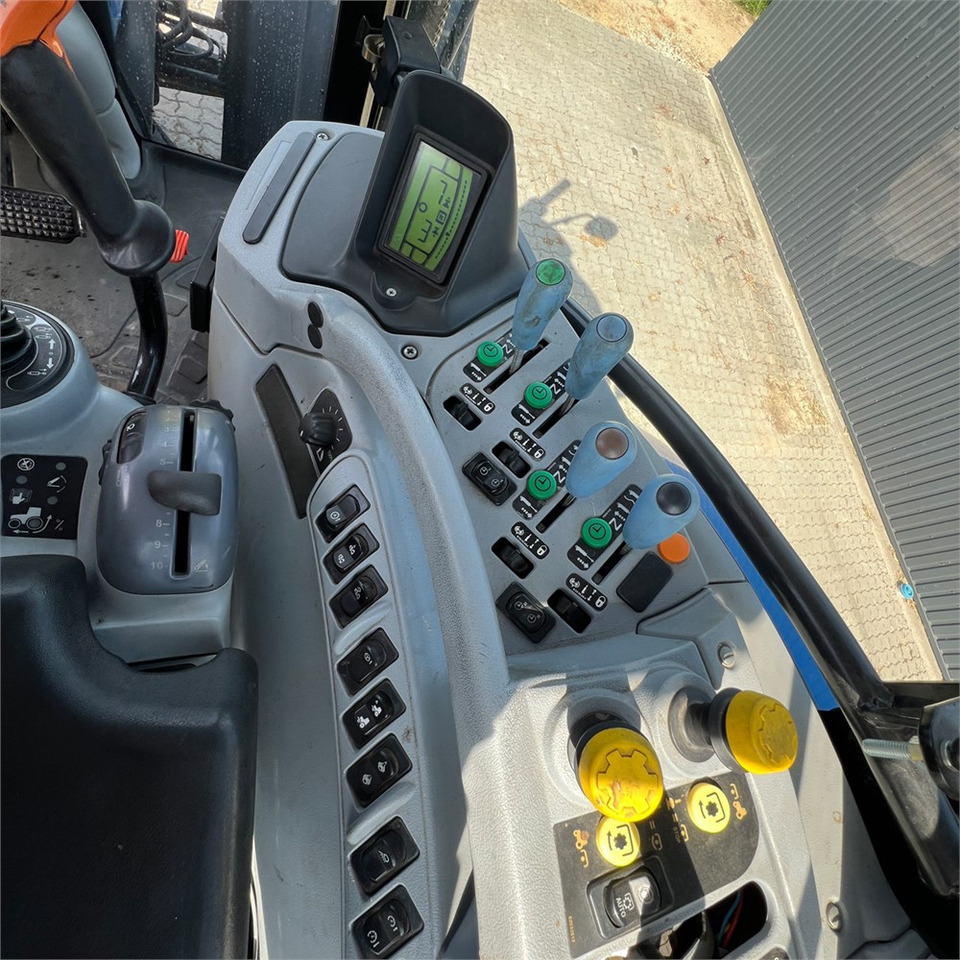 Trattore New Holland T6050: foto 22