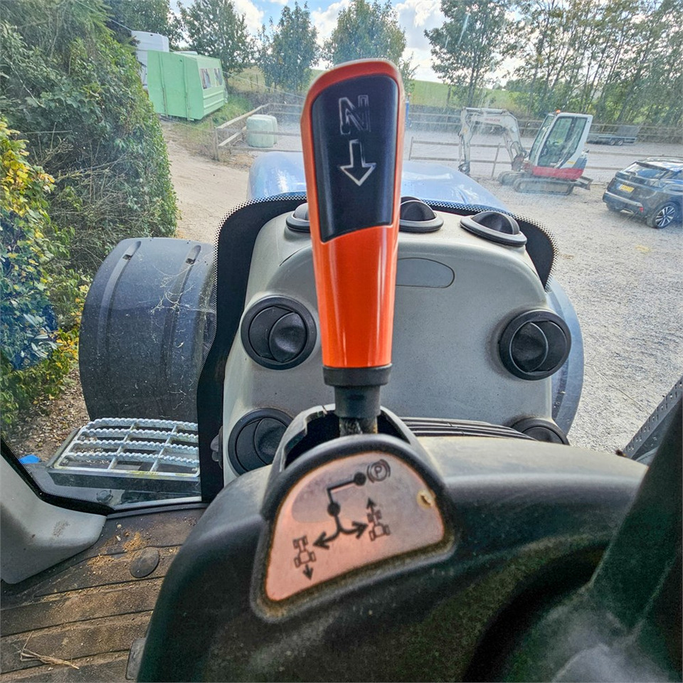 Trattore New Holland T8.390: foto 19