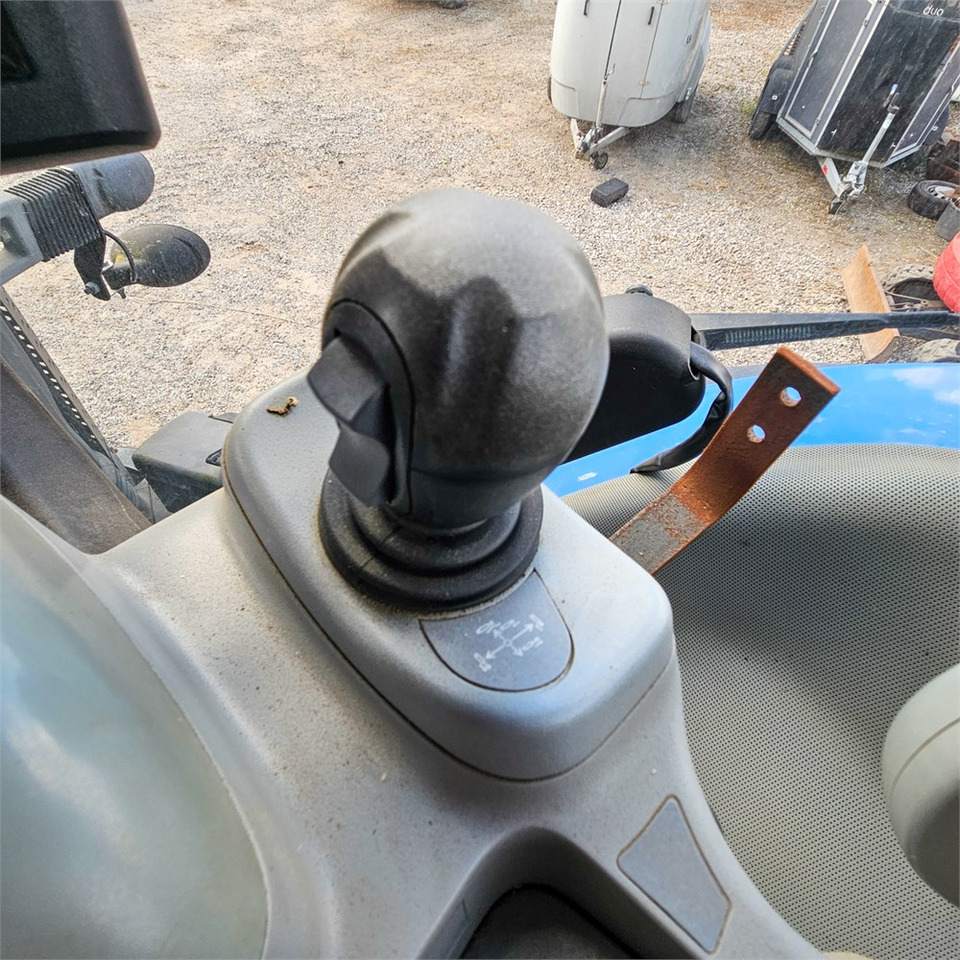 Trattore New Holland T8.390: foto 17