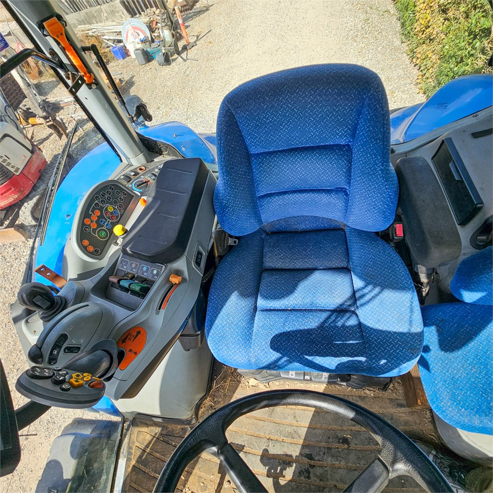 Trattore New Holland T8.390: foto 13