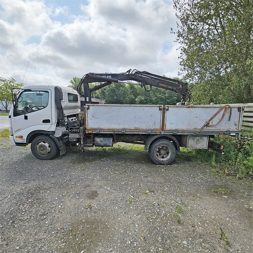 Toyota Dyna 200 - Autocarro con pianale/ Cassone fisso: foto 3 Toyota Dyna 200 - Autocarro con pianale/ Cassone fisso: foto 3