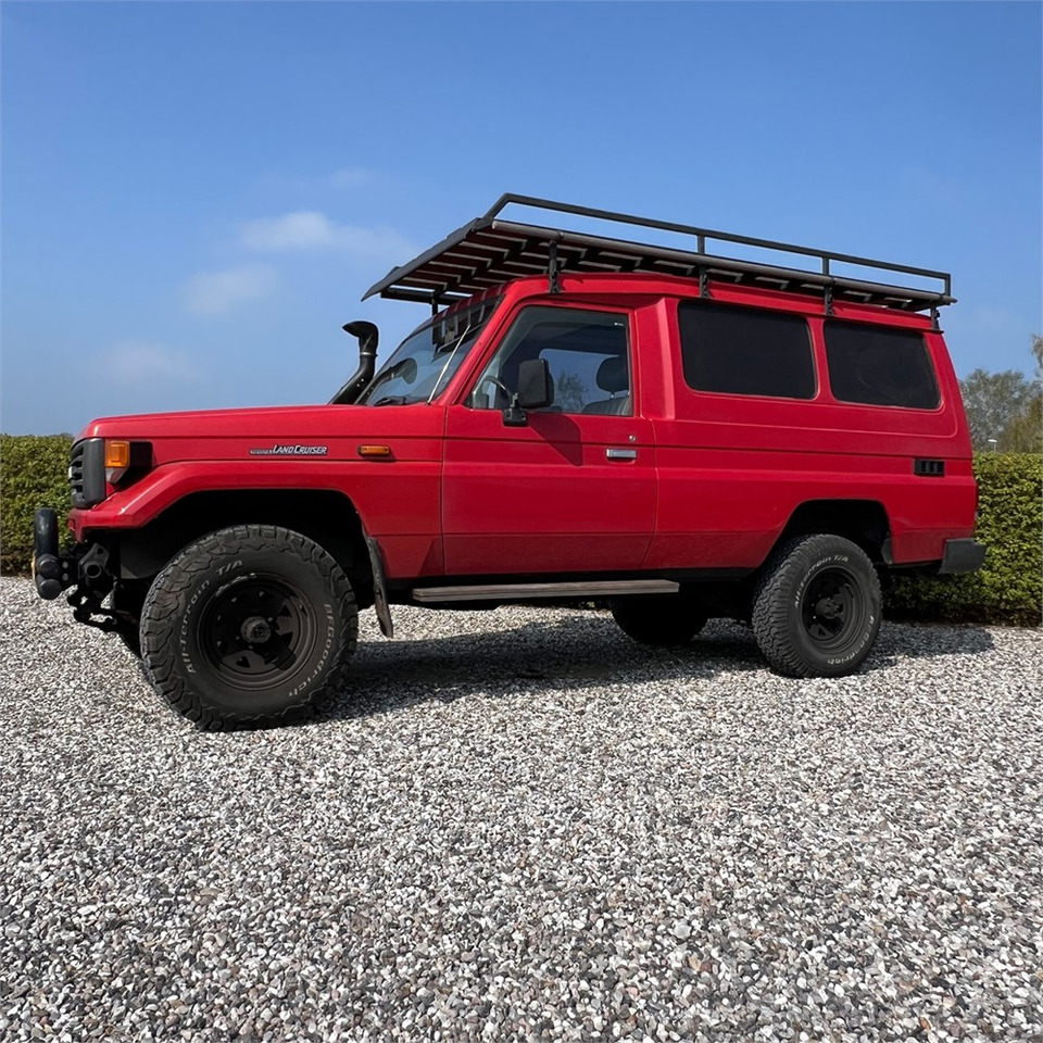 Toyota HZJ75 - Autovettura: foto 5 Toyota HZJ75 - Autovettura: foto 5