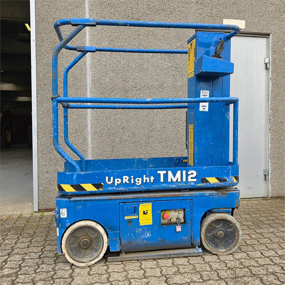 UpRight TM12 - Piattaforma a pantografo: foto 3 UpRight TM12 - Piattaforma a pantografo: foto 3