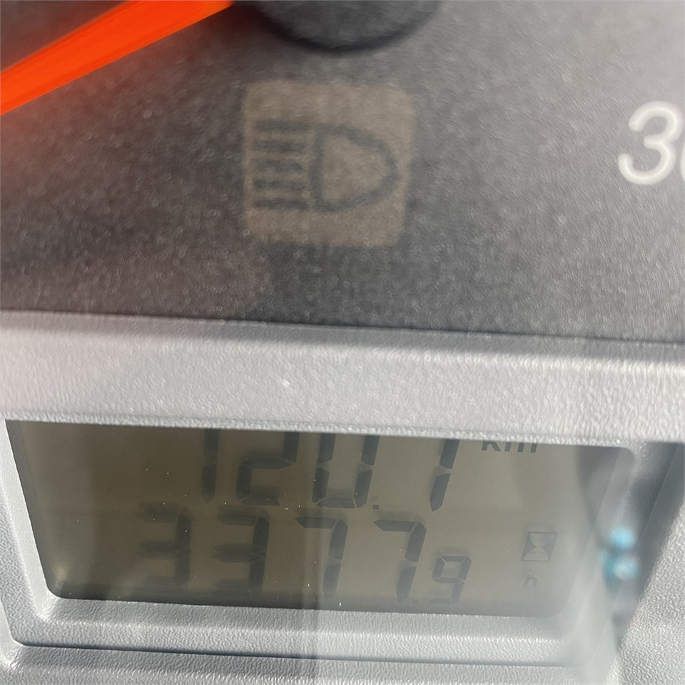 Trattore Valtra T 153: foto 11 Trattore Valtra T 153: foto 11