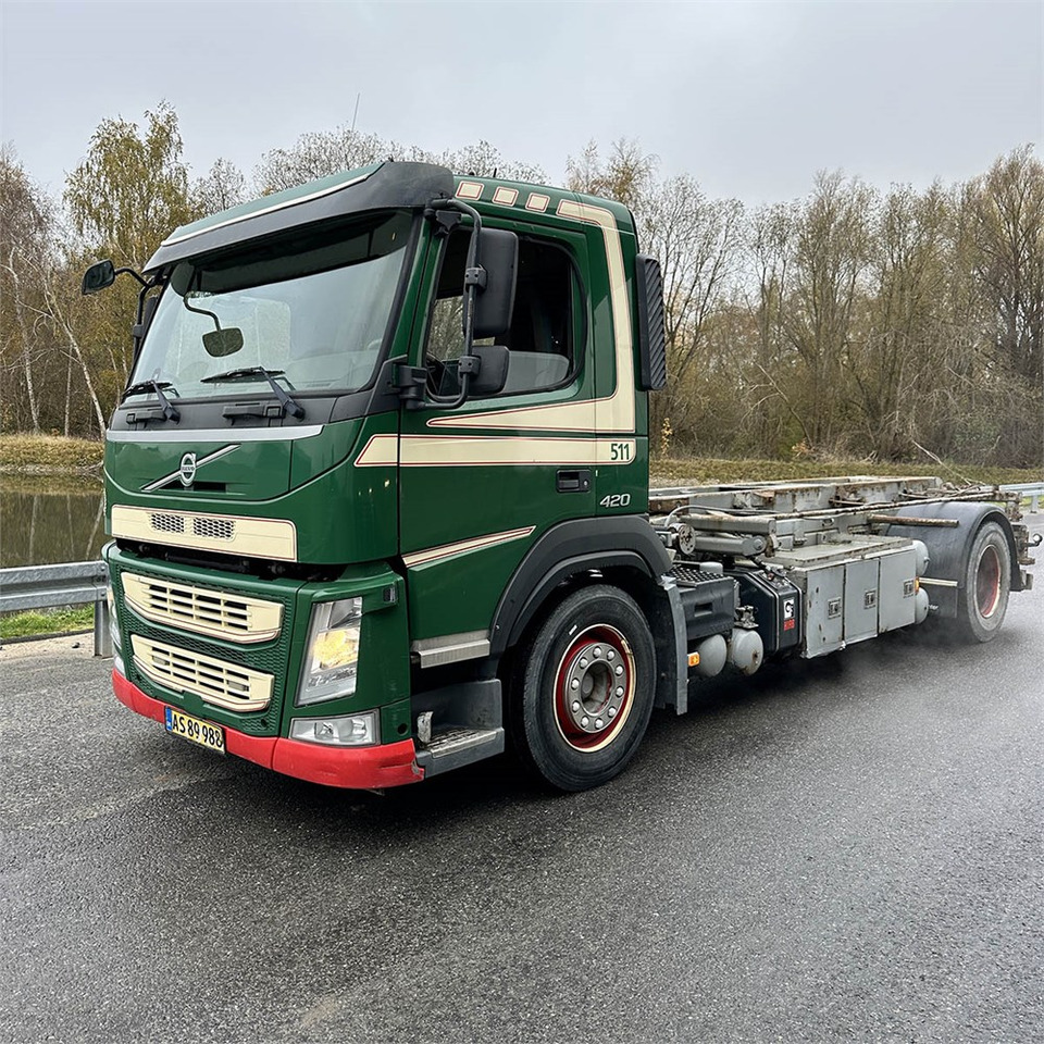 Volvo FM-330 - Camion con sistema di cavi: foto 1 Volvo FM-330 - Camion con sistema di cavi: foto 1