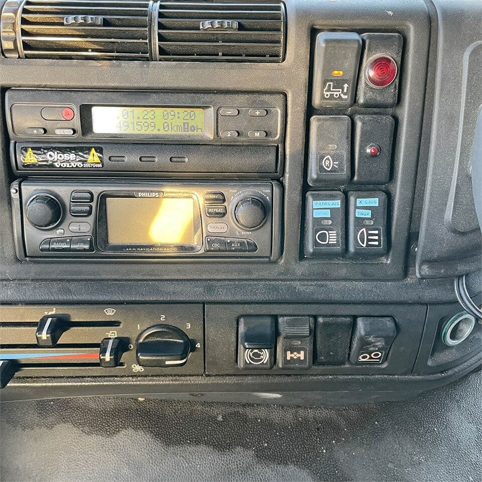 Autocarro furgonato Volvo FM12: foto 38