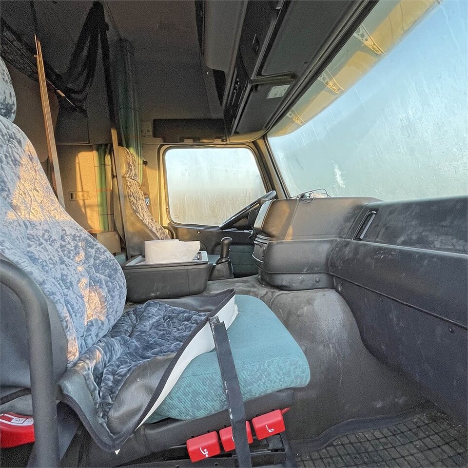 Autocarro furgonato Volvo FM12: foto 33