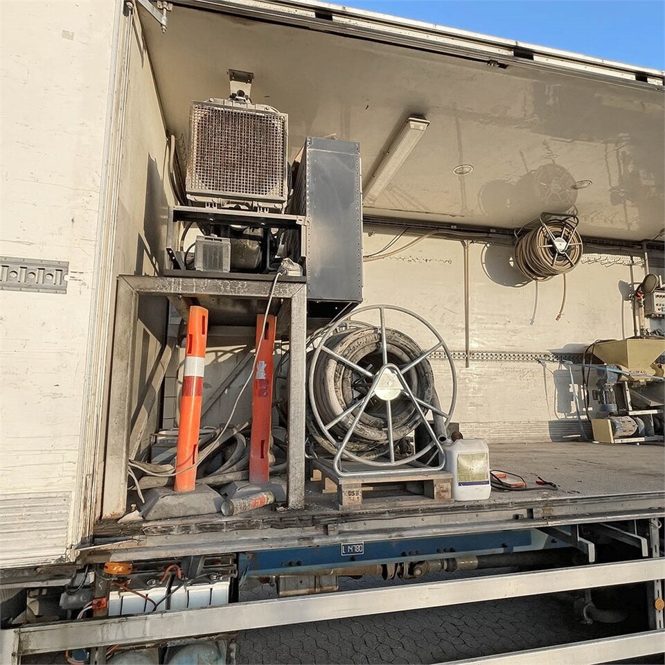 Autocarro furgonato Volvo FM12: foto 28