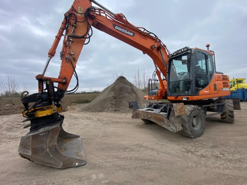 Doosan DX 160W-3 - Escavatore gommato: foto 2 Doosan DX 160W-3 - Escavatore gommato: foto 2