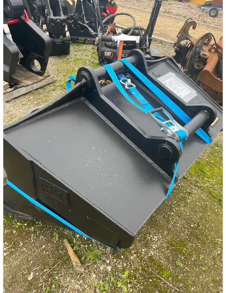 CAT BUCKET/1800MM/S70/GODET - Benna per escavatore: foto 1 CAT BUCKET/1800MM/S70/GODET - Benna per escavatore: foto 1