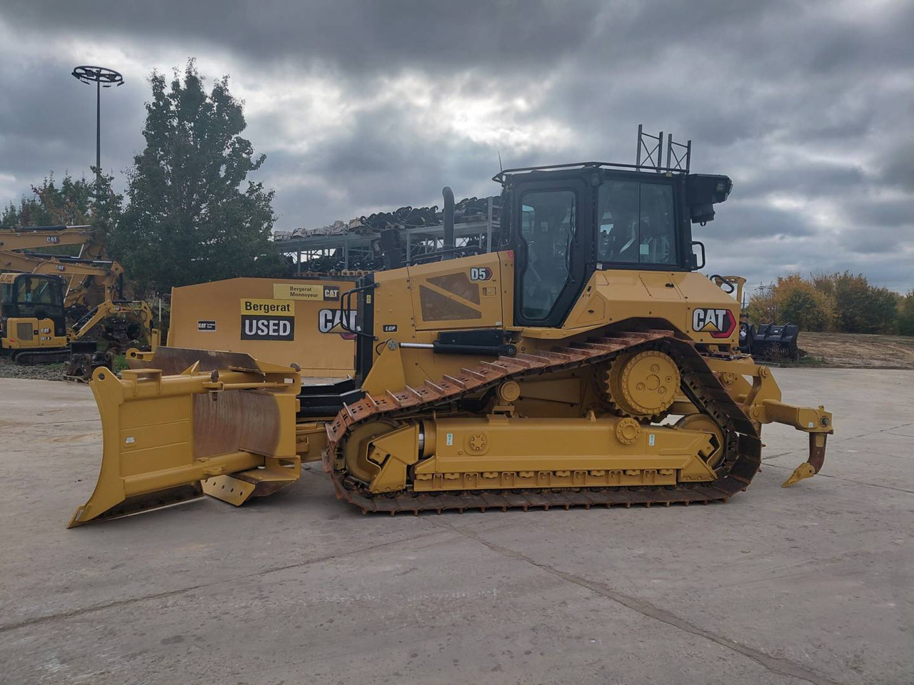 CAT D5 - Bulldozer: foto 1 CAT D5 - Bulldozer: foto 1